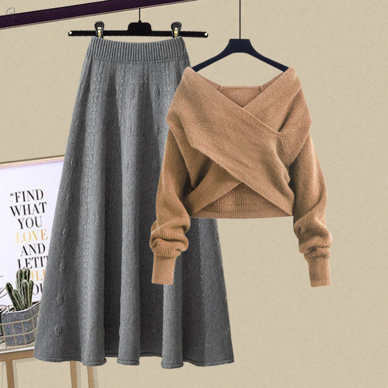 キャメル/セーター+グレー/スカート