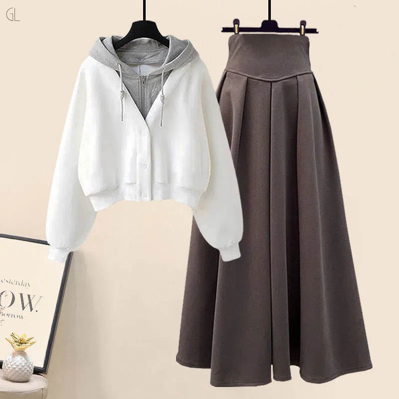 ホワイト/ジャケット+コーヒー/スカート