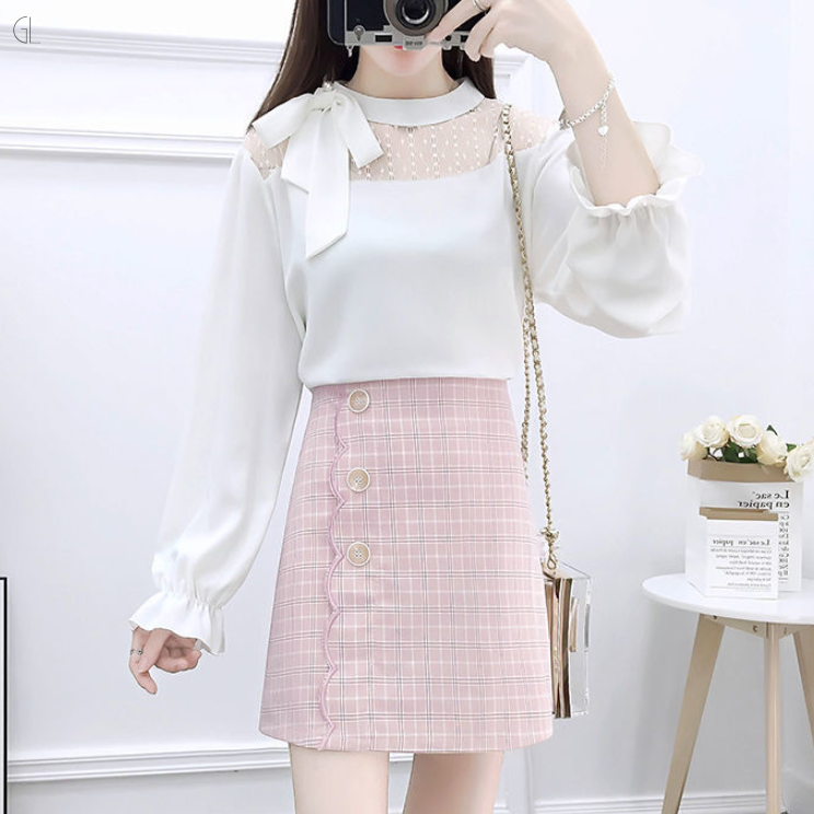 ホワイト長袖/シャツ+ピンク/スカート