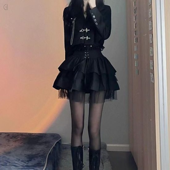 ブラック/スーツ+ブラック/スカート