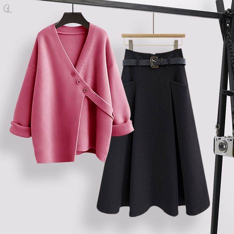 ピンク/セーター+ブラック/スカート